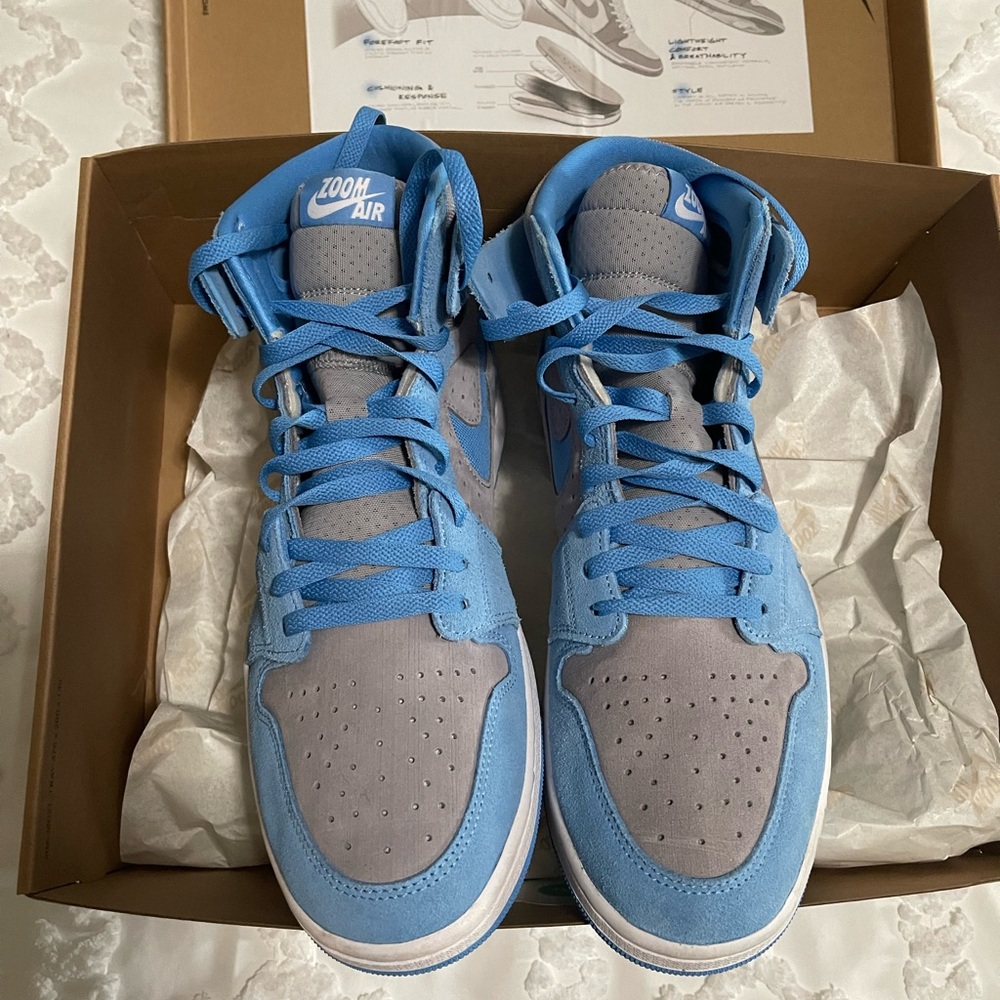 Jordan 1 High Zoom Air CMFT 2
Cement University Blue
Size
US Men's 12